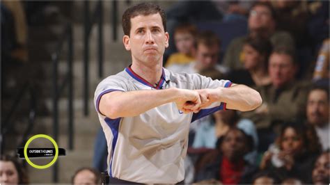 How NBA referee Tim Donaghy fixed games .